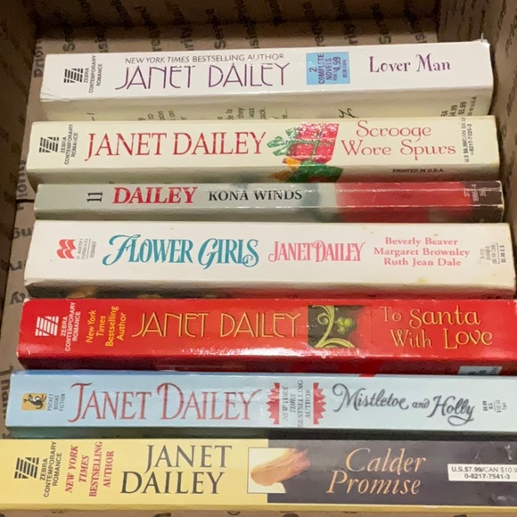 📚Janet Dailey Romance Book Bundle - Picture 1 of 8